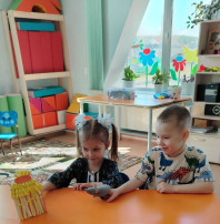 В ТЕАТР ЛЮБИМ МЫ ИГРАТЬ И СВОИ СКАЗКИ СОЧИНЯТЬ В ТЕАТР ЛЮБИМ МЫ ИГРАТЬ И СВОИ СКАЗКИ СОЧИНЯТЬ.